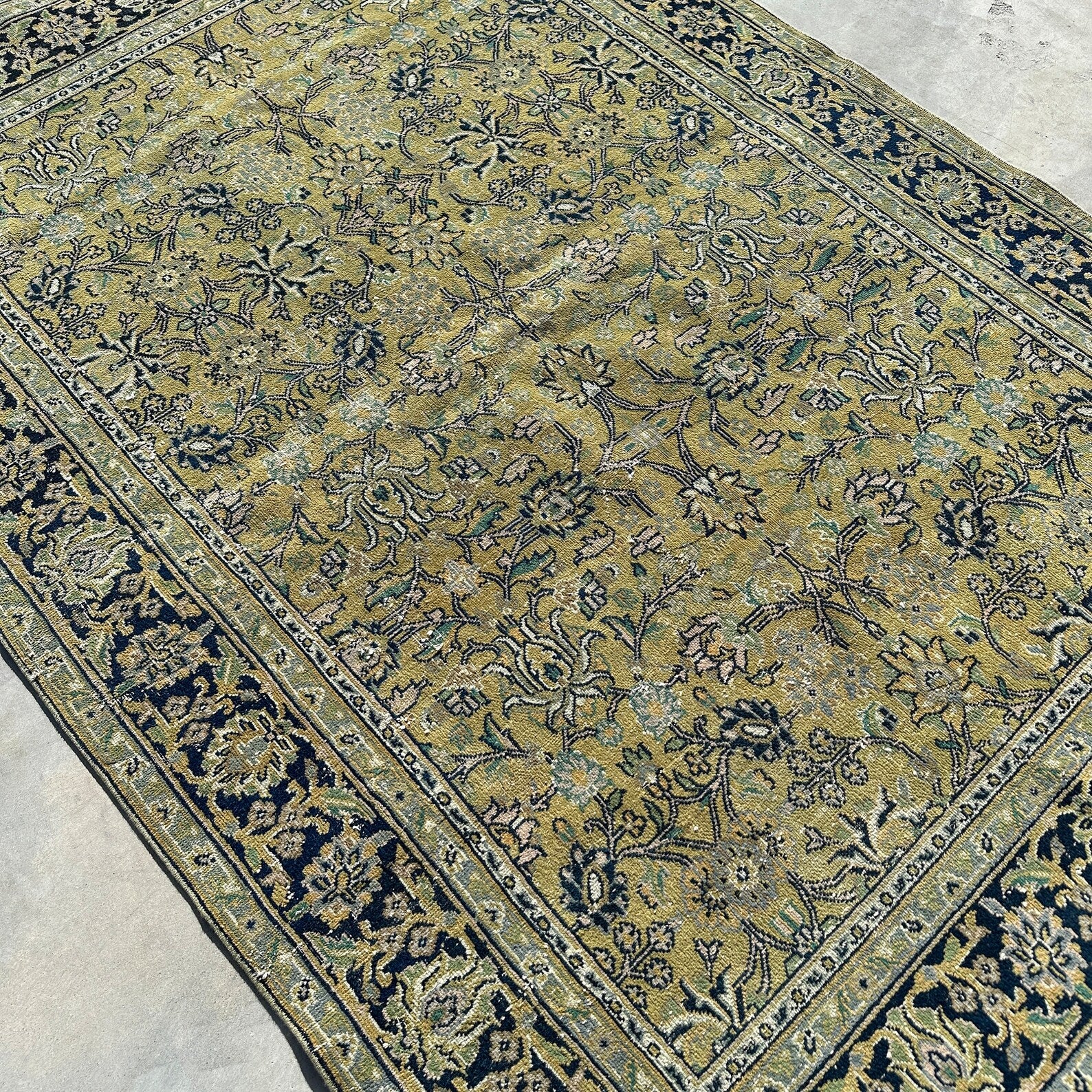 XL Vintage Turkish Accent Area Rug 5.1 x 7.2 ft