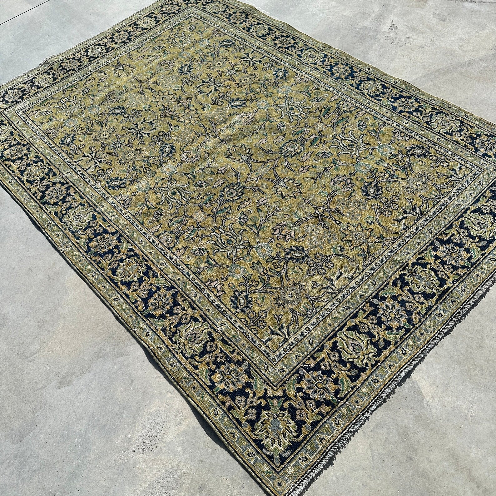 XL Vintage Turkish Accent Area Rug 5.1 x 7.2 ft