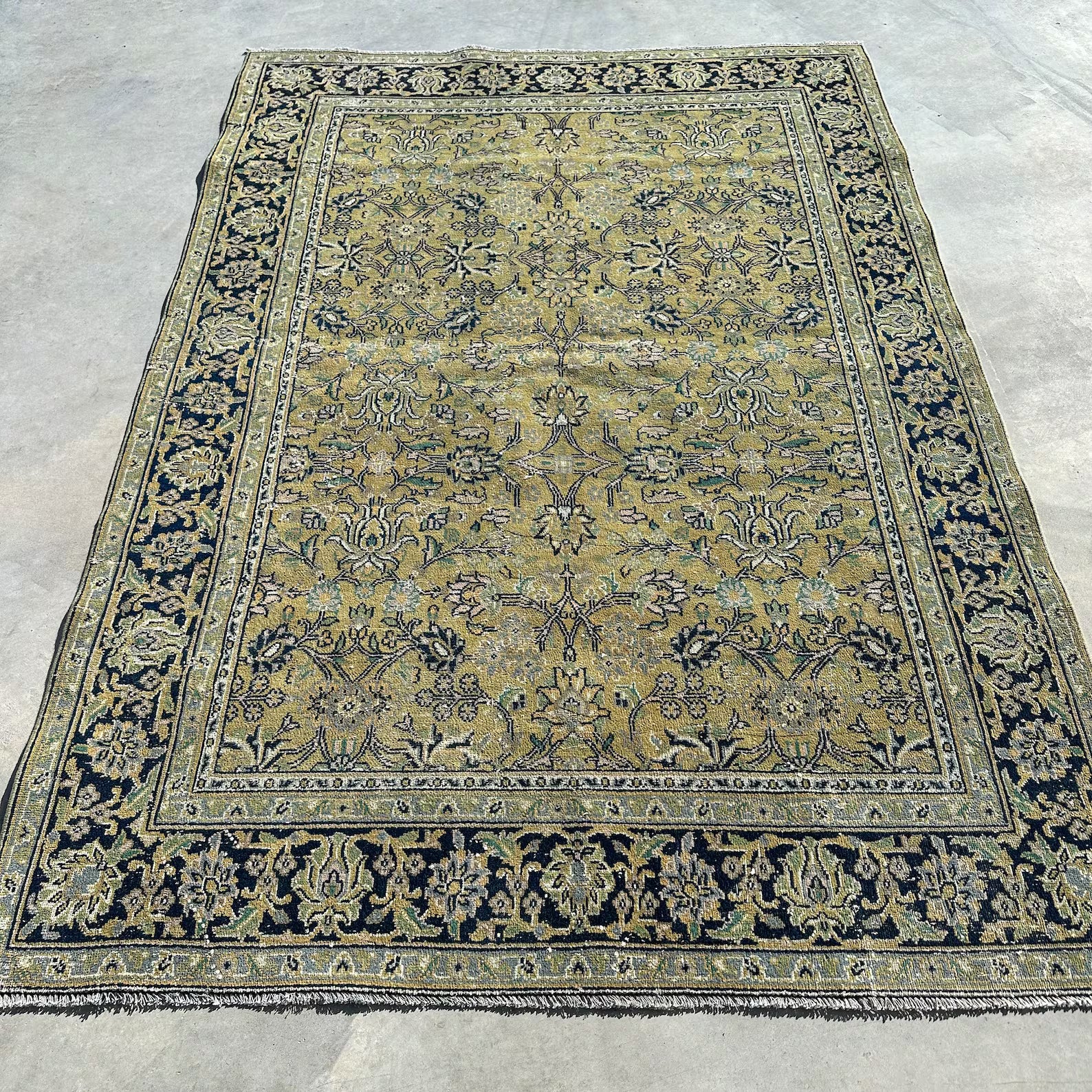 XL Vintage Turkish Accent Area Rug 5.1 x 7.2 ft