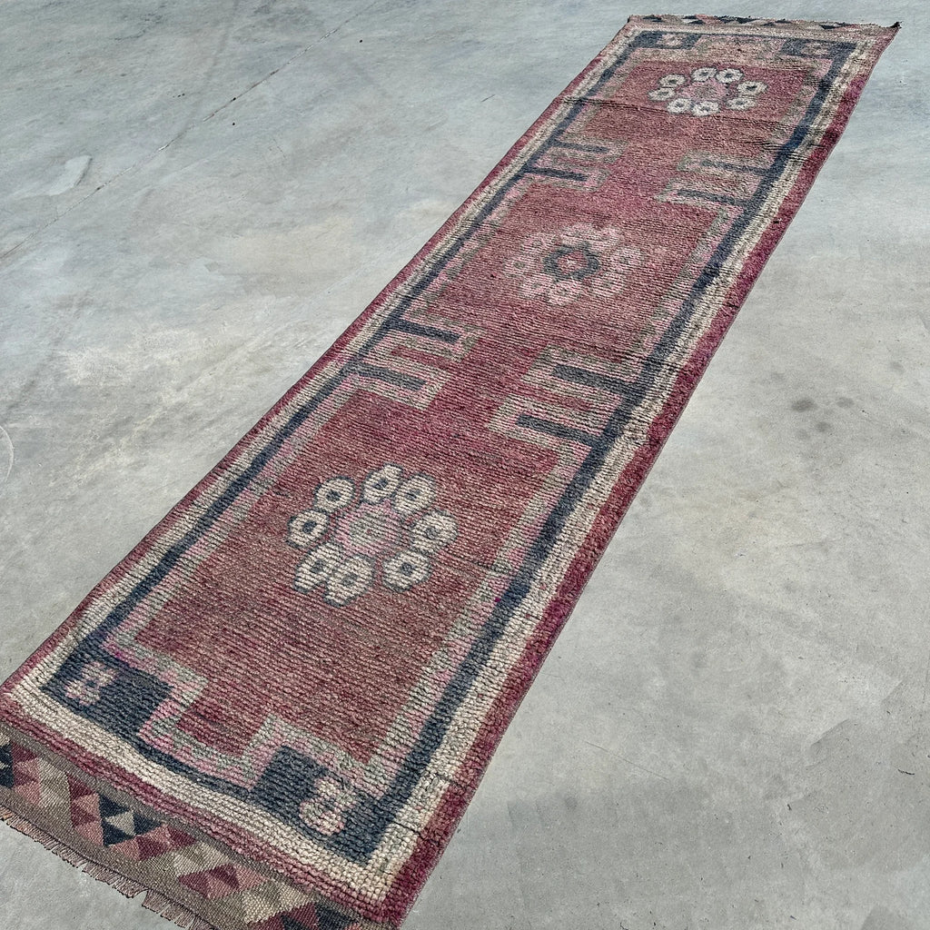 Vintage Turkish Runner Rug 2.8 x 9.9 ft