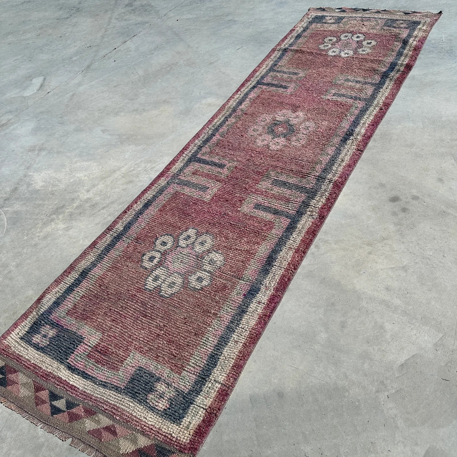 Vintage Turkish Runner Rug 2.8 x 9.9 ft