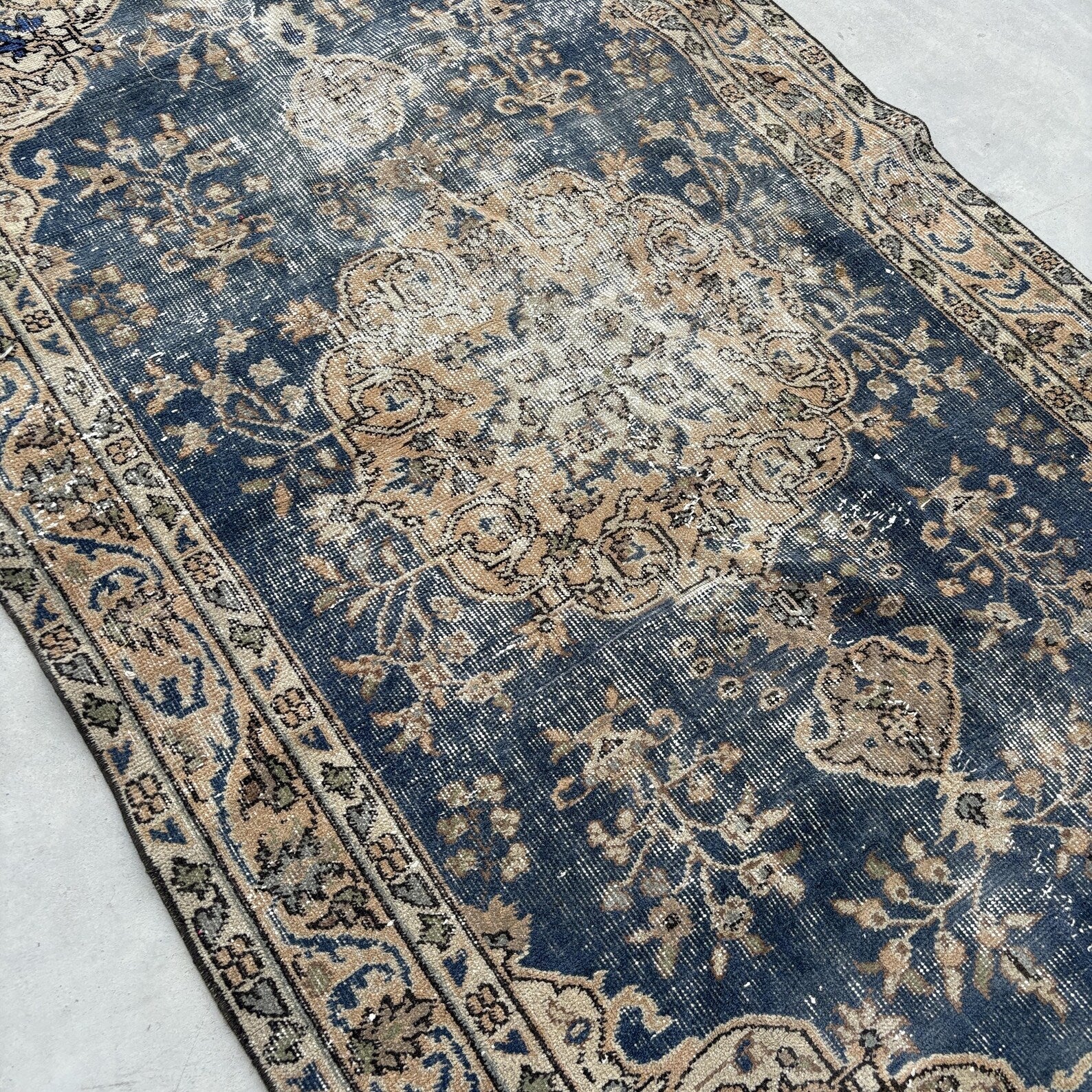 Vintage Turkish Accent Area rug 3.8 x 6.6 ft