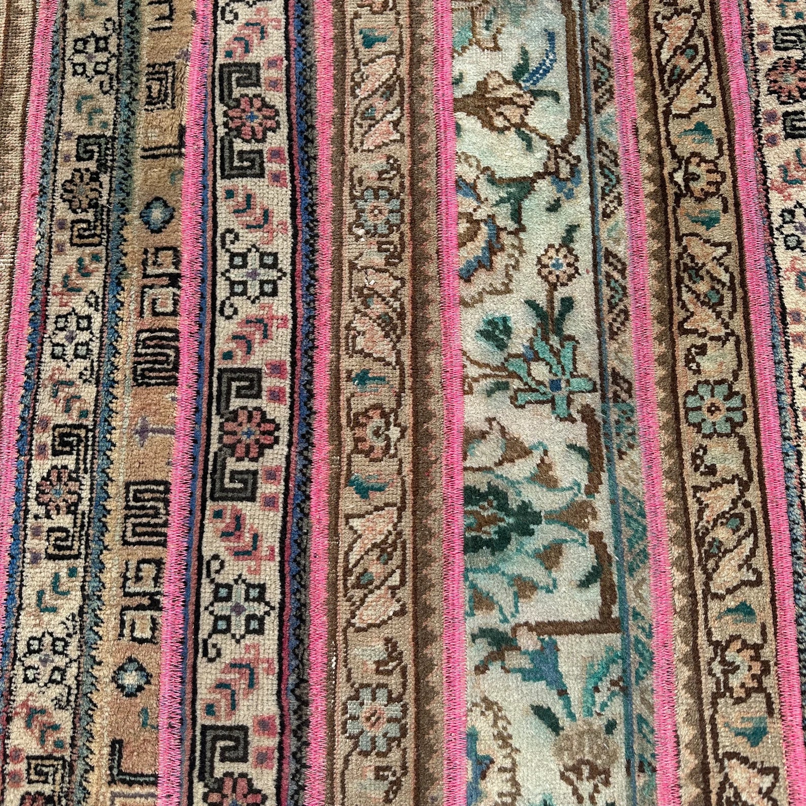 Vintage Turkish Accent Area rug 2.6 x 5.7 ft