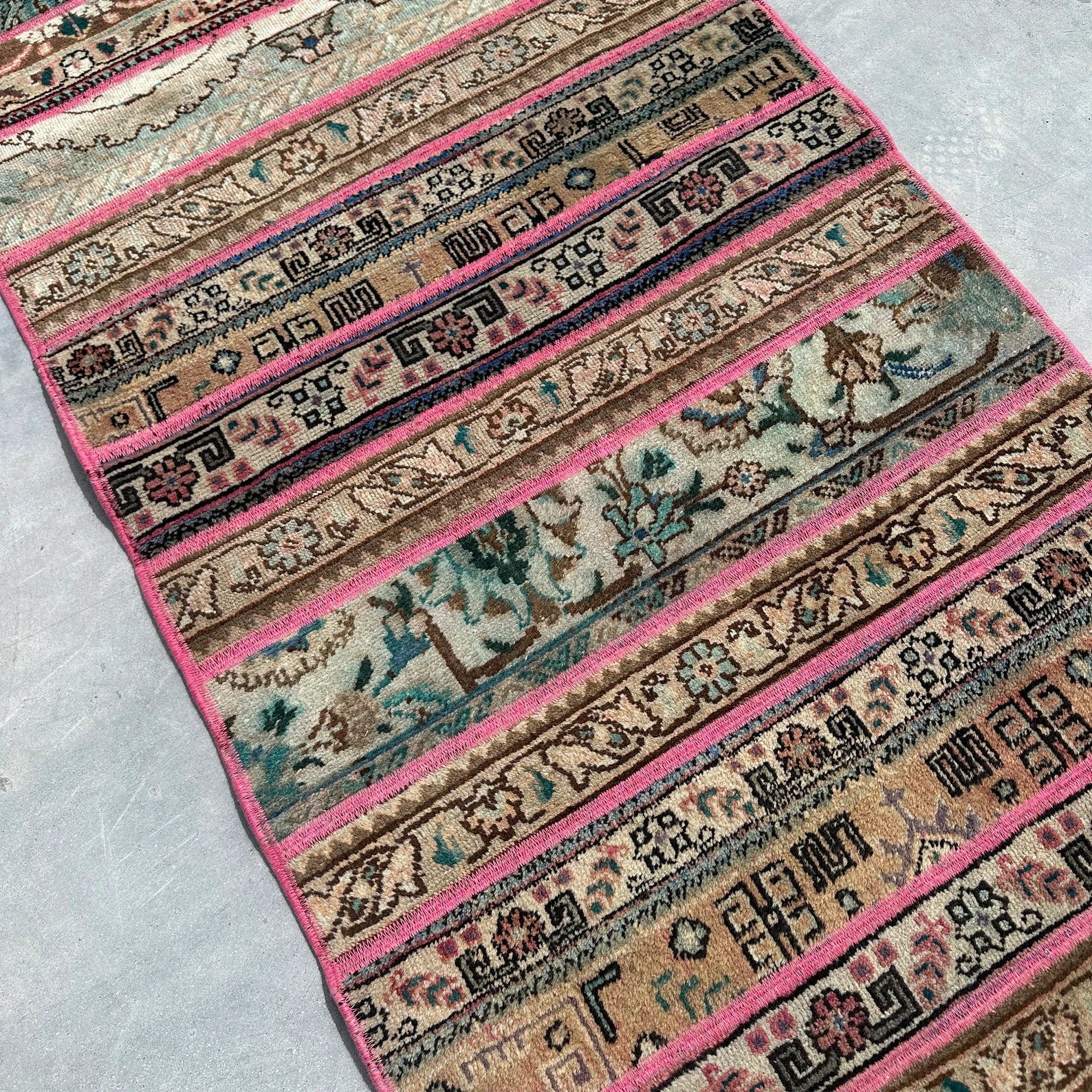 Vintage Turkish Accent Area rug 2.6 x 5.7 ft