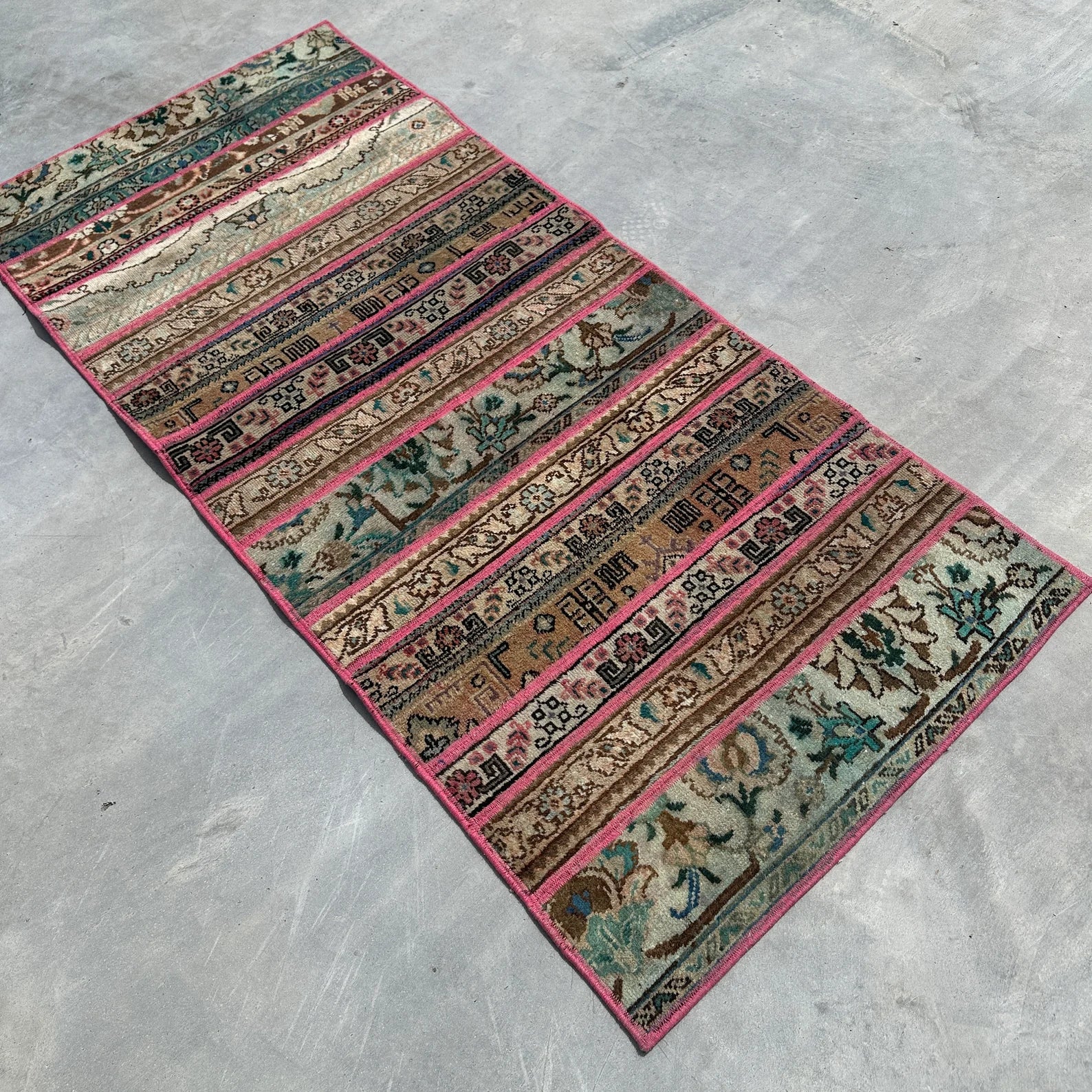 Vintage Turkish Accent Area rug 2.6 x 5.7 ft