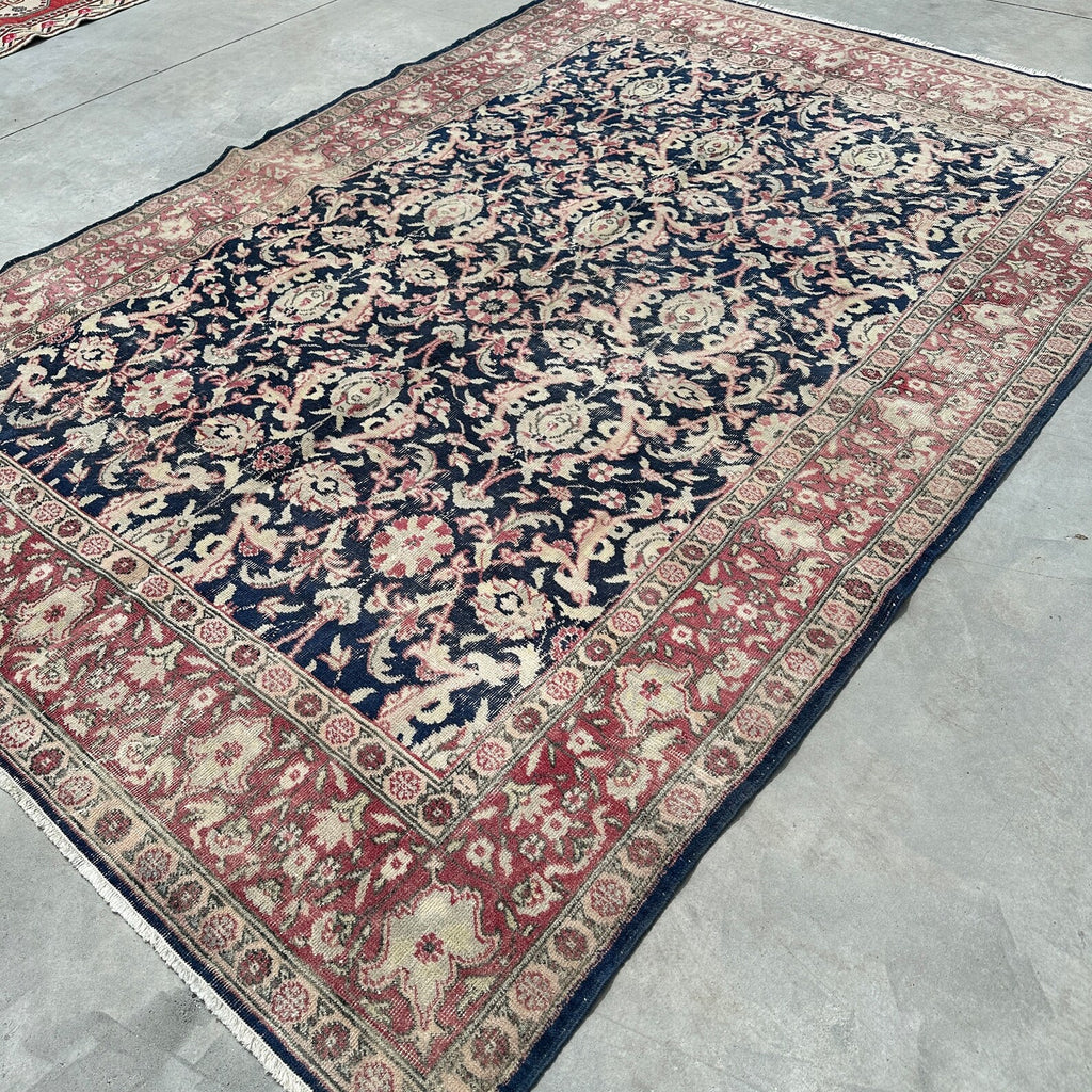 XL Vintage Turkish Accent Area Rug 6.8 x 9.5 ft