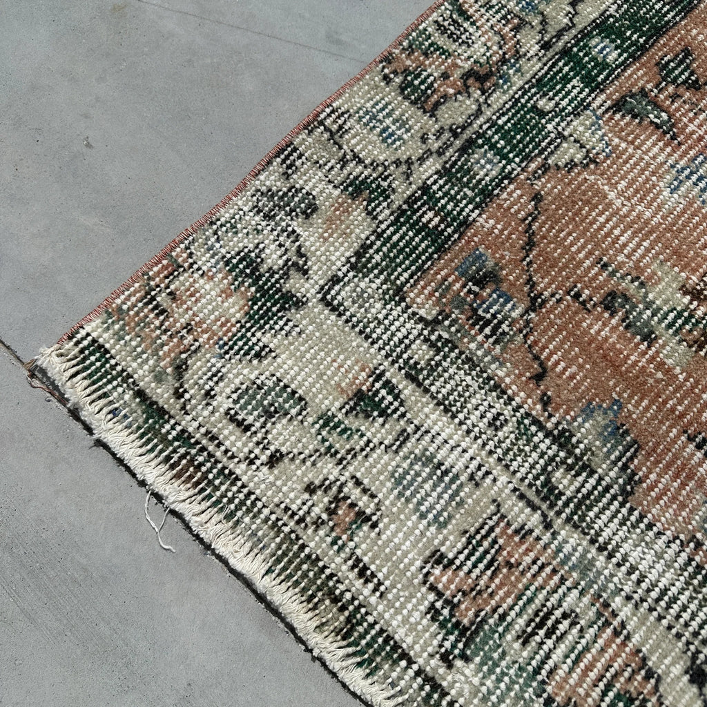 Vintage Turkish Accent Area rug 4.6 x 9 ft