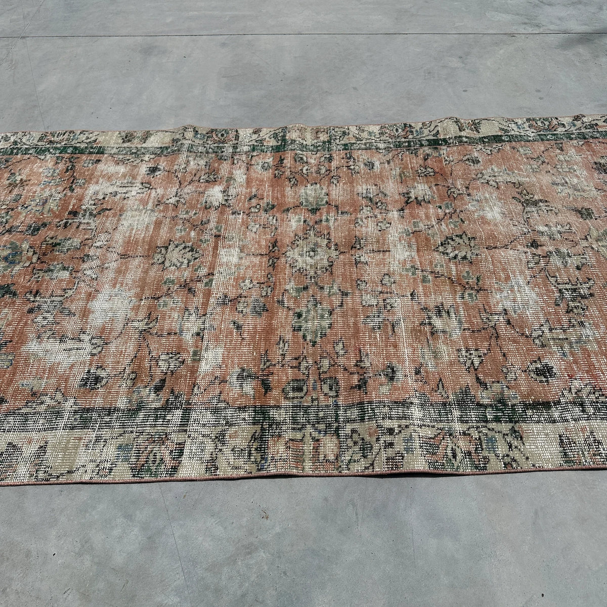 Vintage Turkish Accent Area rug 4.6 x 9 ft