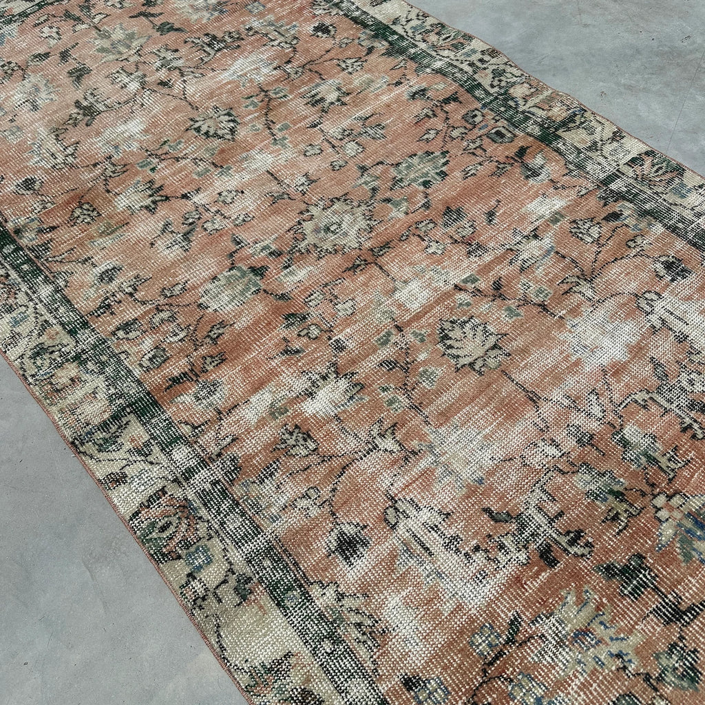 Vintage Turkish Accent Area rug 4.6 x 9 ft