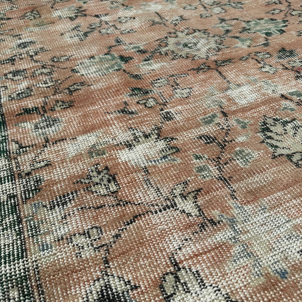 Vintage Turkish Accent Area rug 4.6 x 9 ft