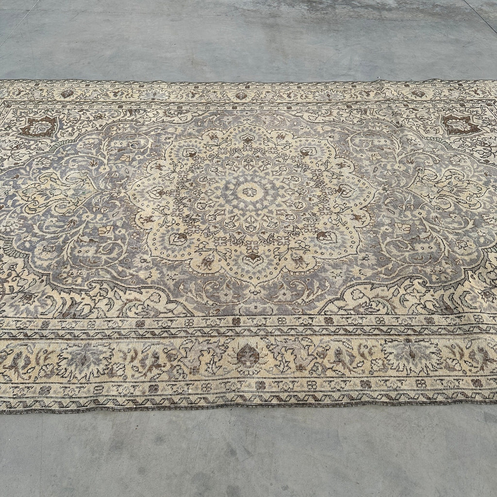 XL Vintage Turkish Accent Area Rug 6.8 x 10.6 ft
