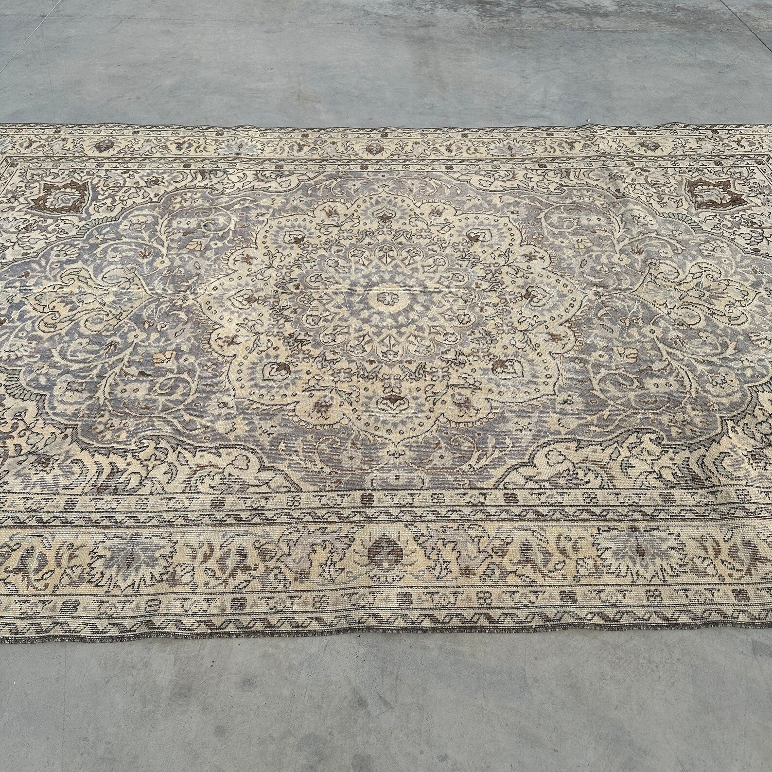 XL Vintage Turkish Accent Area Rug 6.8 x 10.6 ft