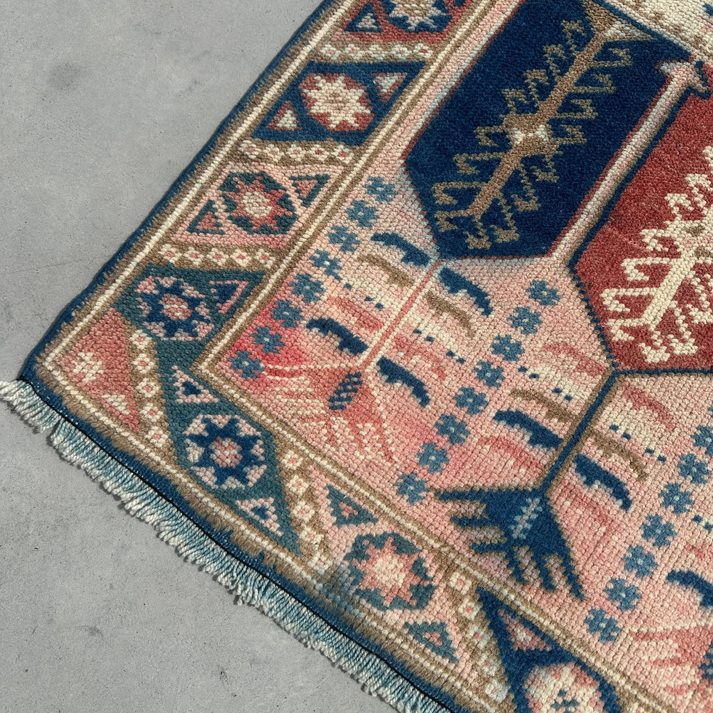Vintage Turkish Accent Area rug 2.4 x 4.2 ft