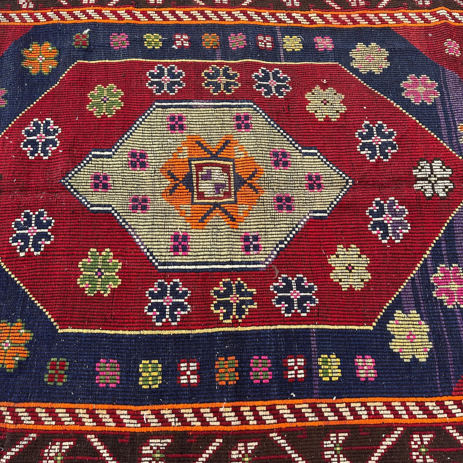 Vintage Turkish Accent Area rug 5.6 x 8.8 ft
