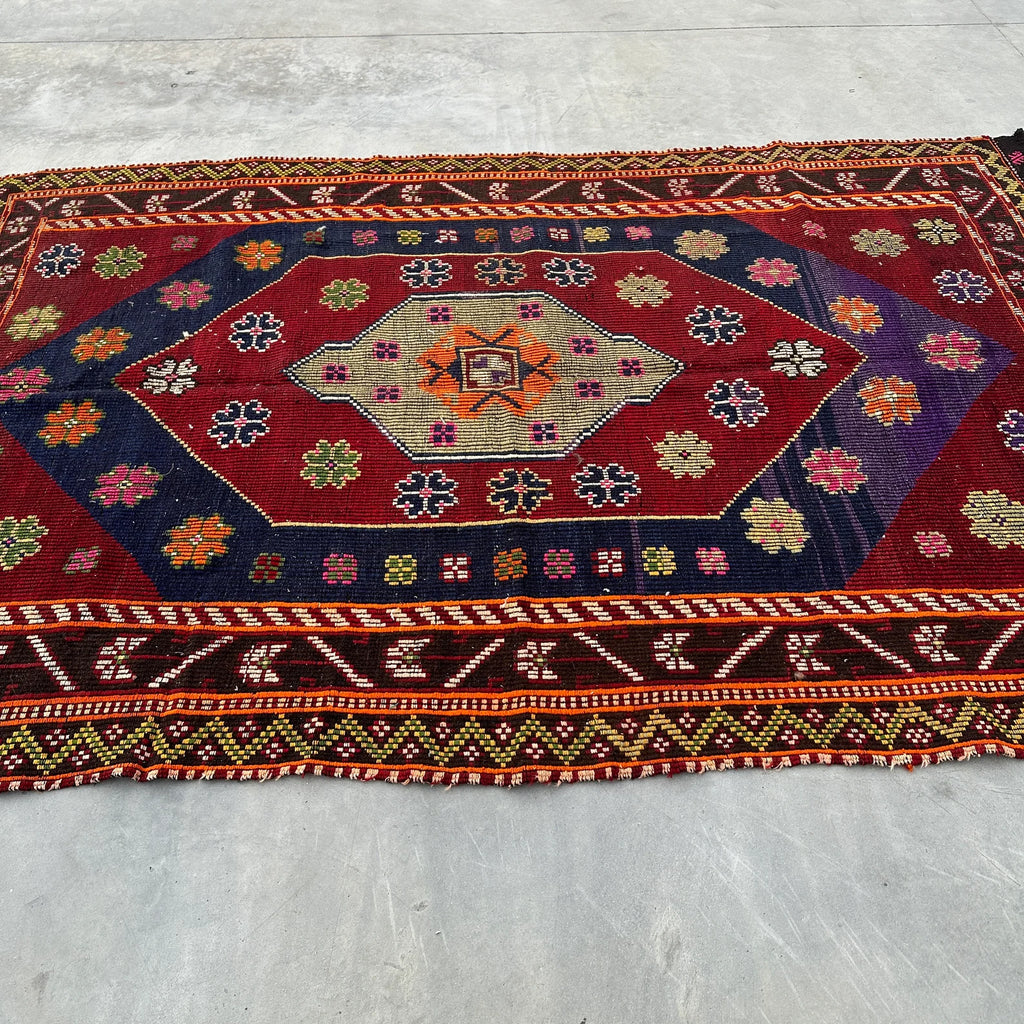Vintage Turkish Accent Area rug 5.6 x 8.8 ft