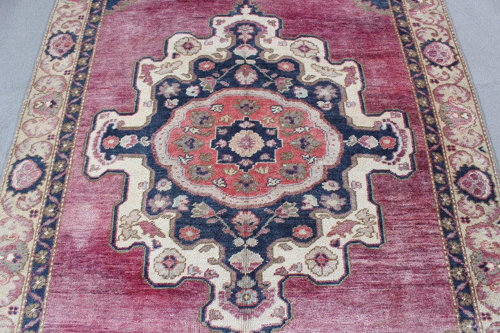 Vintage Turkish Accent Area rug 4.6 x 8.8 ft