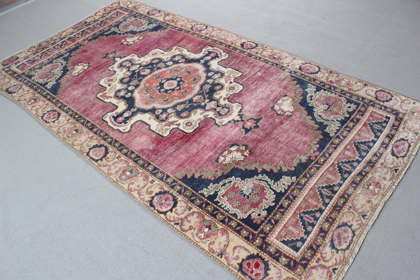 Vintage Turkish Accent Area rug 4.6 x 8.8 ft