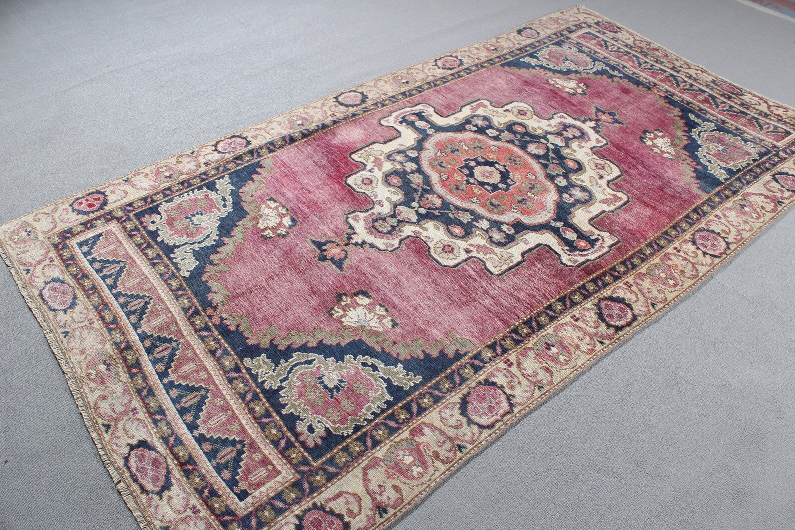 Vintage Turkish Accent Area rug 4.6 x 8.8 ft