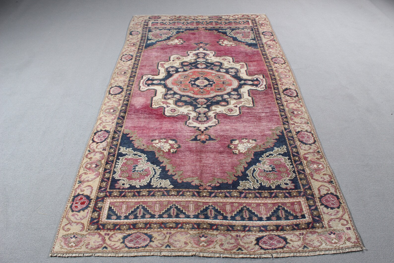 Vintage Turkish Accent Area rug 4.6 x 8.8 ft