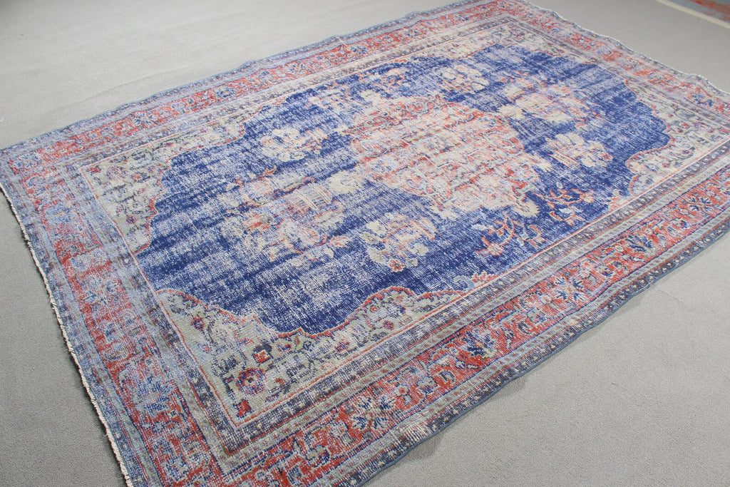 XL Vintage Turkish Accent Area Rug 6.3 x 9.1 ft