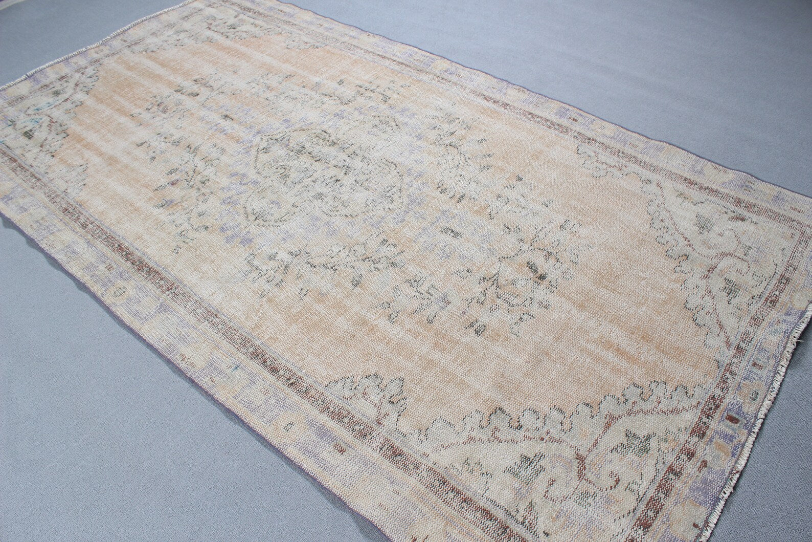 XL Vintage Turkish Accent Area rug 4.9 x 9 ft