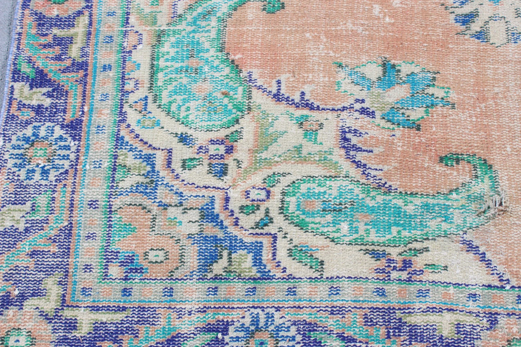 Vintage Turkish Accent Area rug 5.5 x 9.1 ft