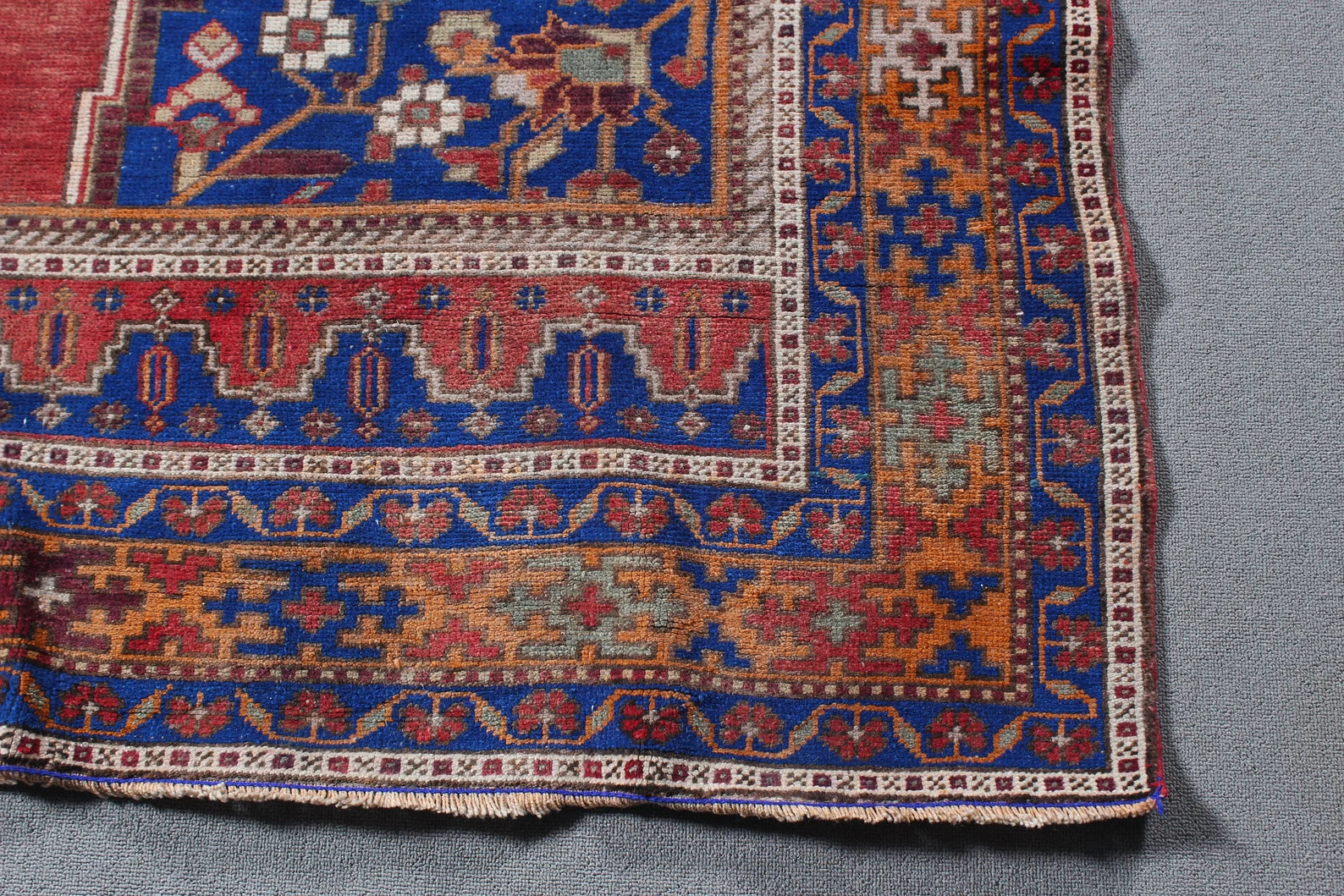 XL Vintage Turkish Accent Area Rug 5.3 x 11 ft