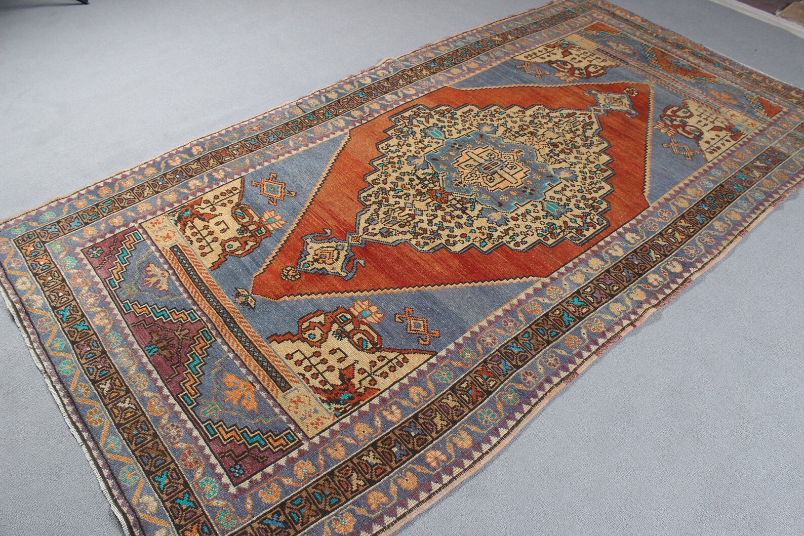 Vintage Turkish Accent Area rug 4.7 x 9 ft