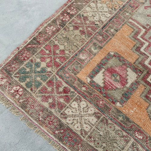 Vintage Turkish Accent Area rug 3.8 x 6.1 ft