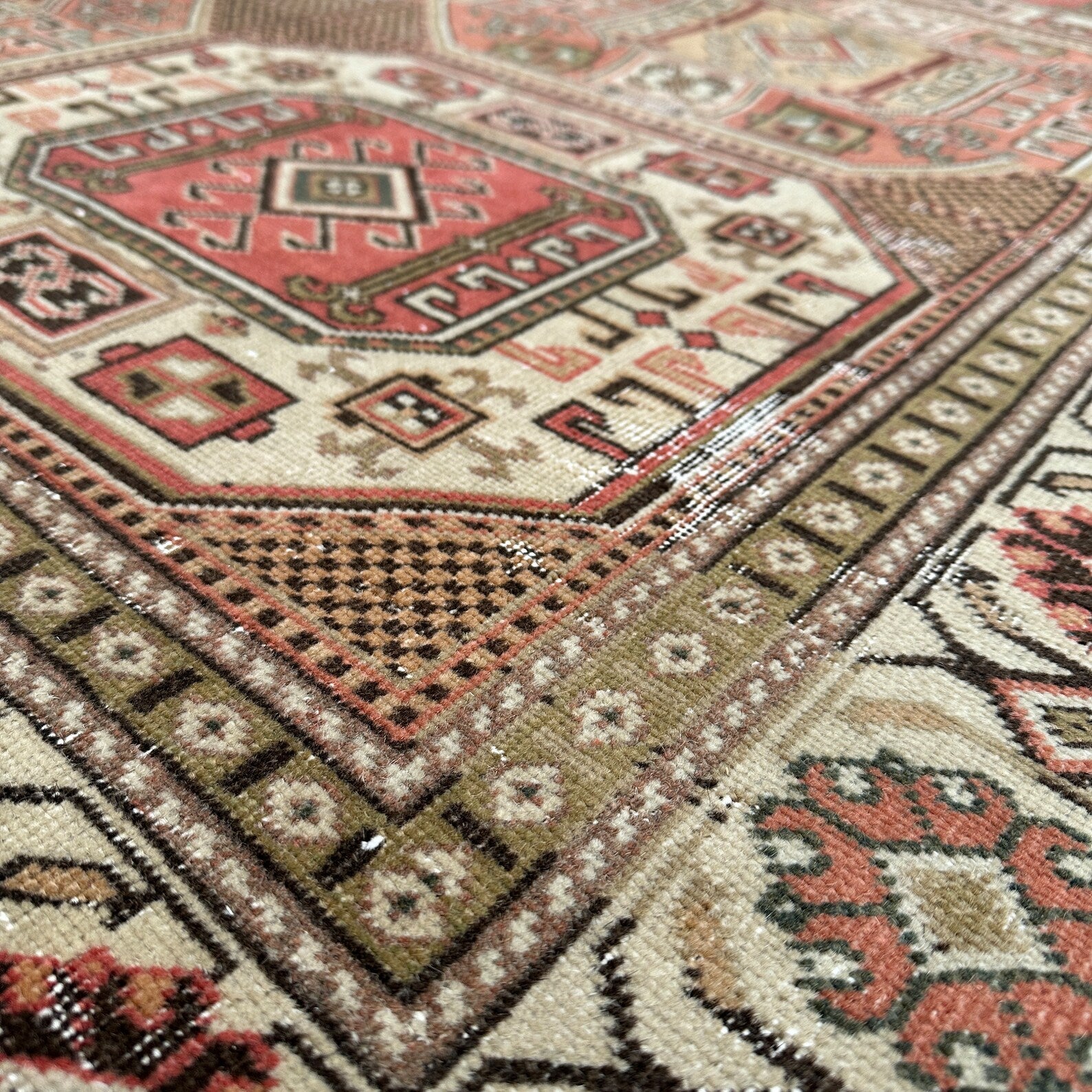 XL Vintage Turkish Accent Area rug 6.5 x 9.5 ft
