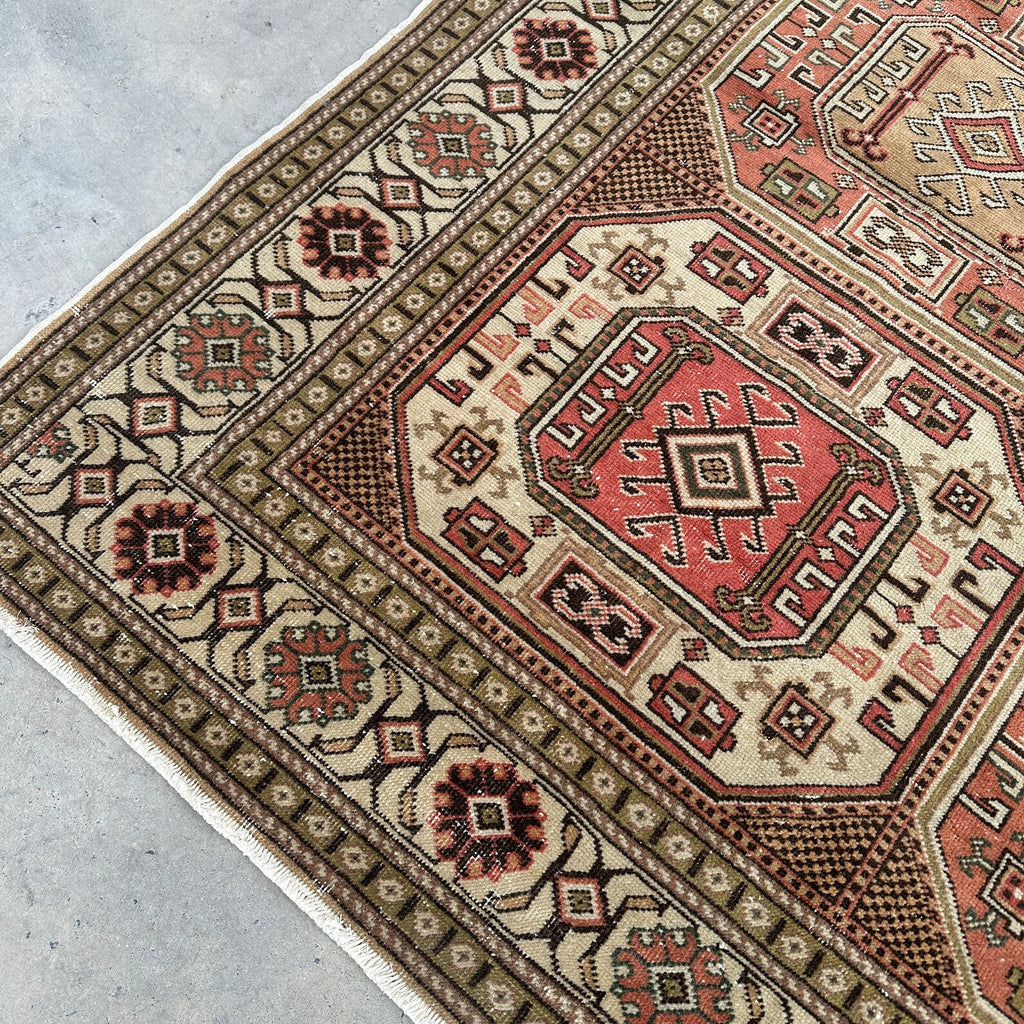 XL Vintage Turkish Accent Area rug 6.5 x 9.5 ft