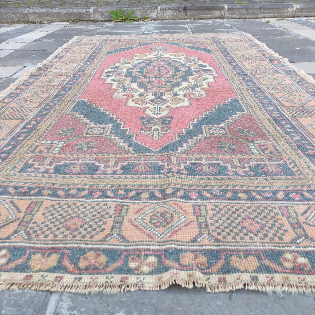 Vintage Turkish Accent Area rug 4.3 x 7.6 ft