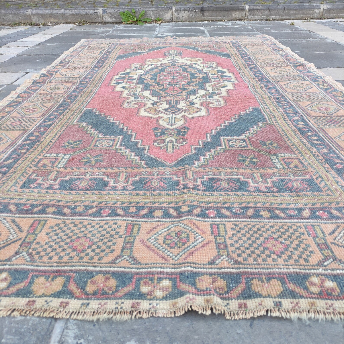 Vintage Turkish Accent Area rug 4.3 x 7.6 ft