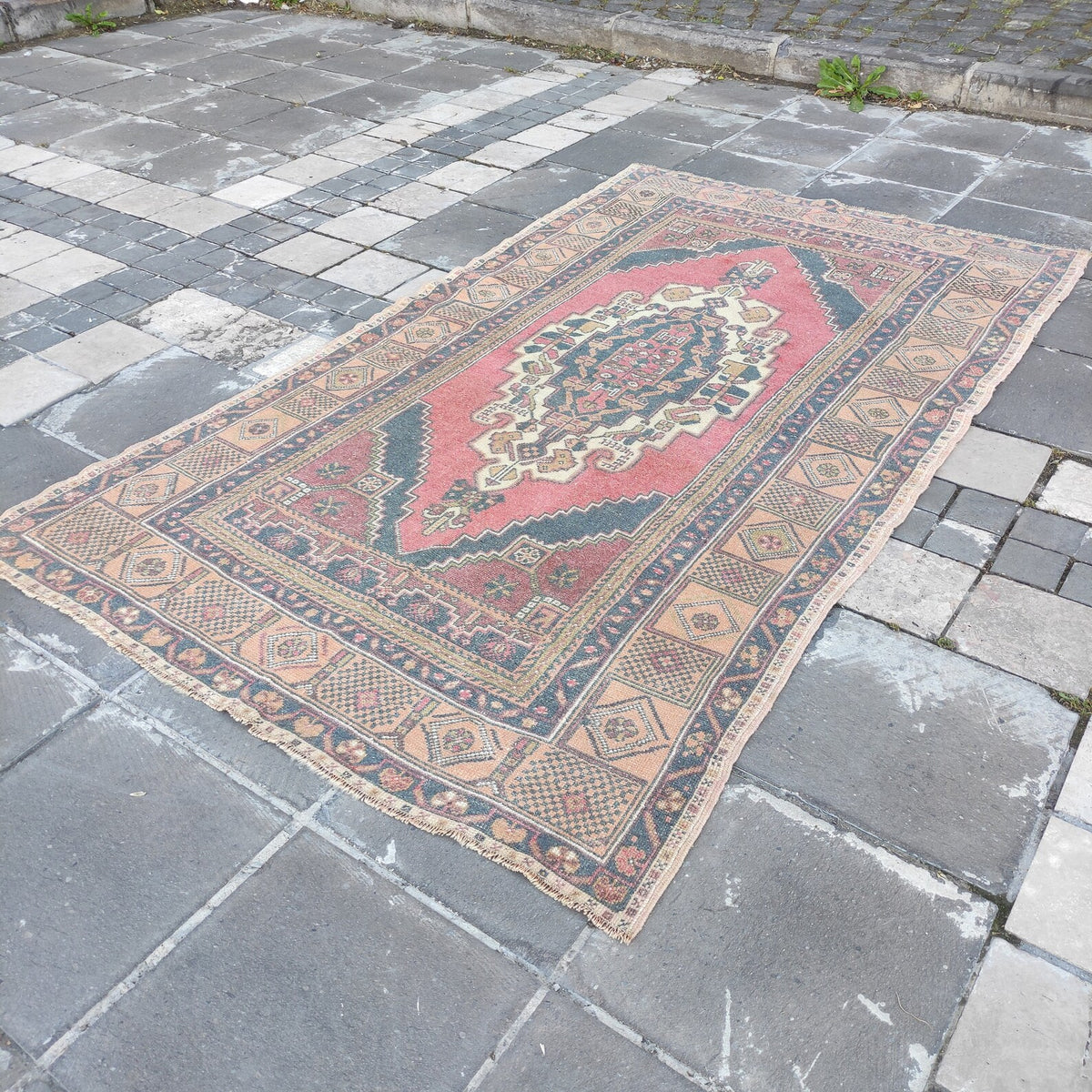 Vintage Turkish Accent Area rug 4.3 x 7.6 ft