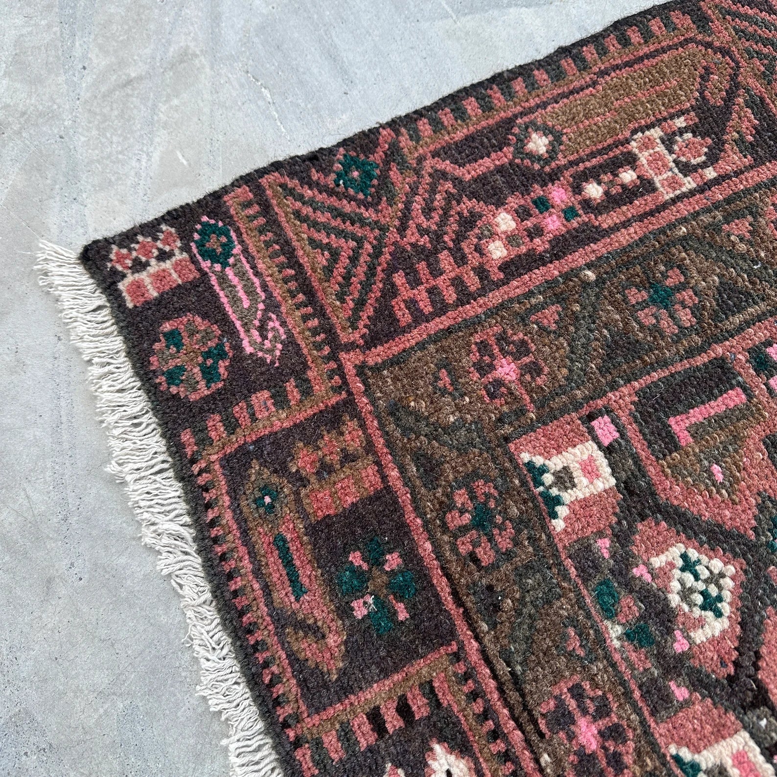 Vintage Persian Accent Area Rug 4 x 6.7 ft