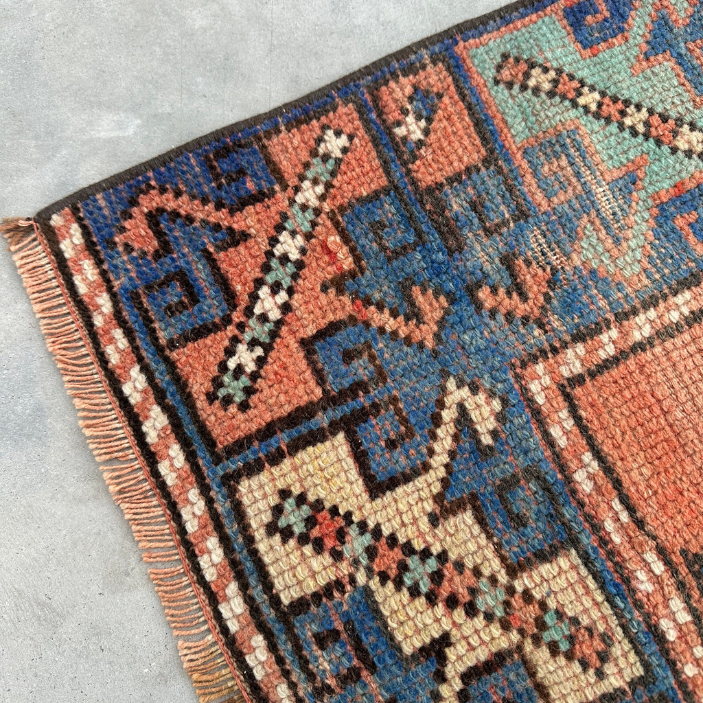 Vintage Turkish Accent Area rug 3.6 x 5.5 ft