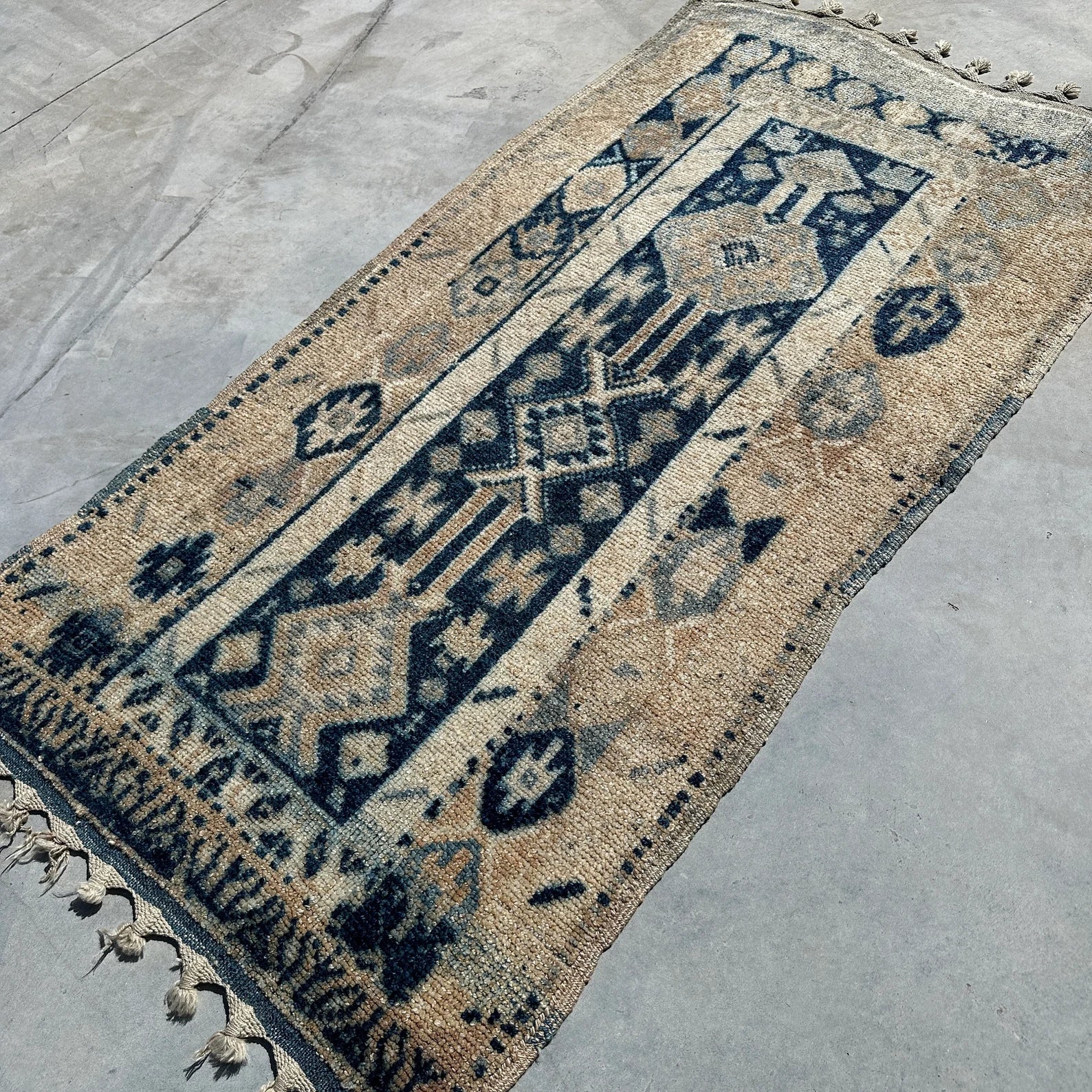 Vintage Turkish Accent Area rug 3.5 x 6.9 ft