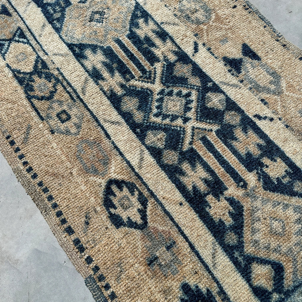 Vintage Turkish Accent Area rug 3.5 x 6.9 ft