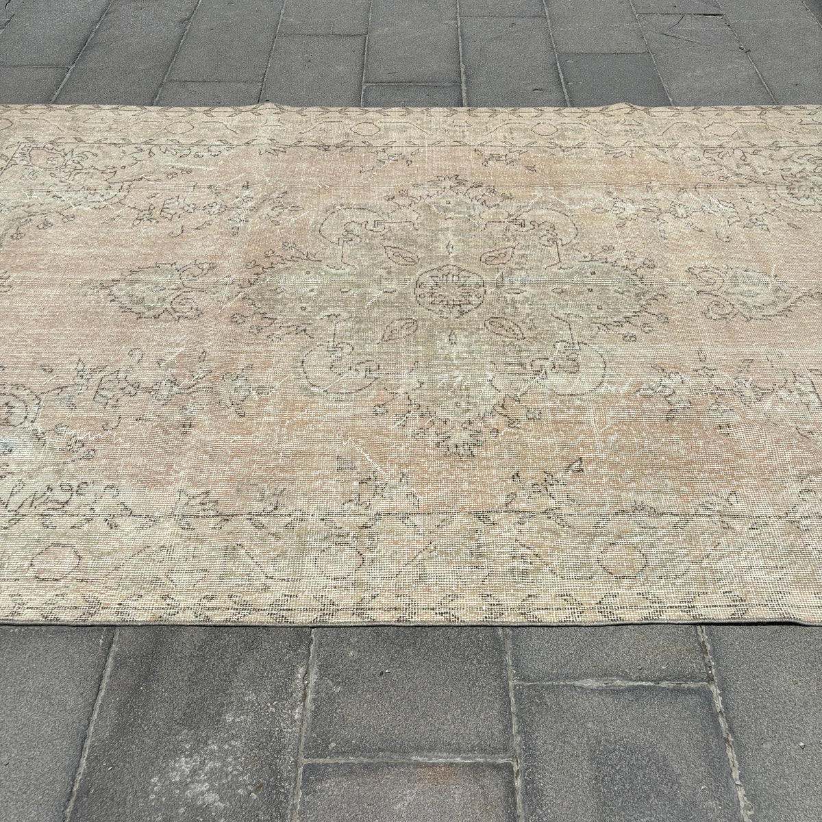 XL Vintage Turkish Accent Area rug 5.4 x 9.2 ft
