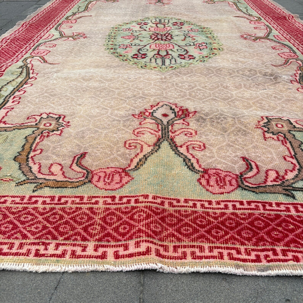 XL Vintage Turkish Accent Area Rug 5.9 x 9.7 ft