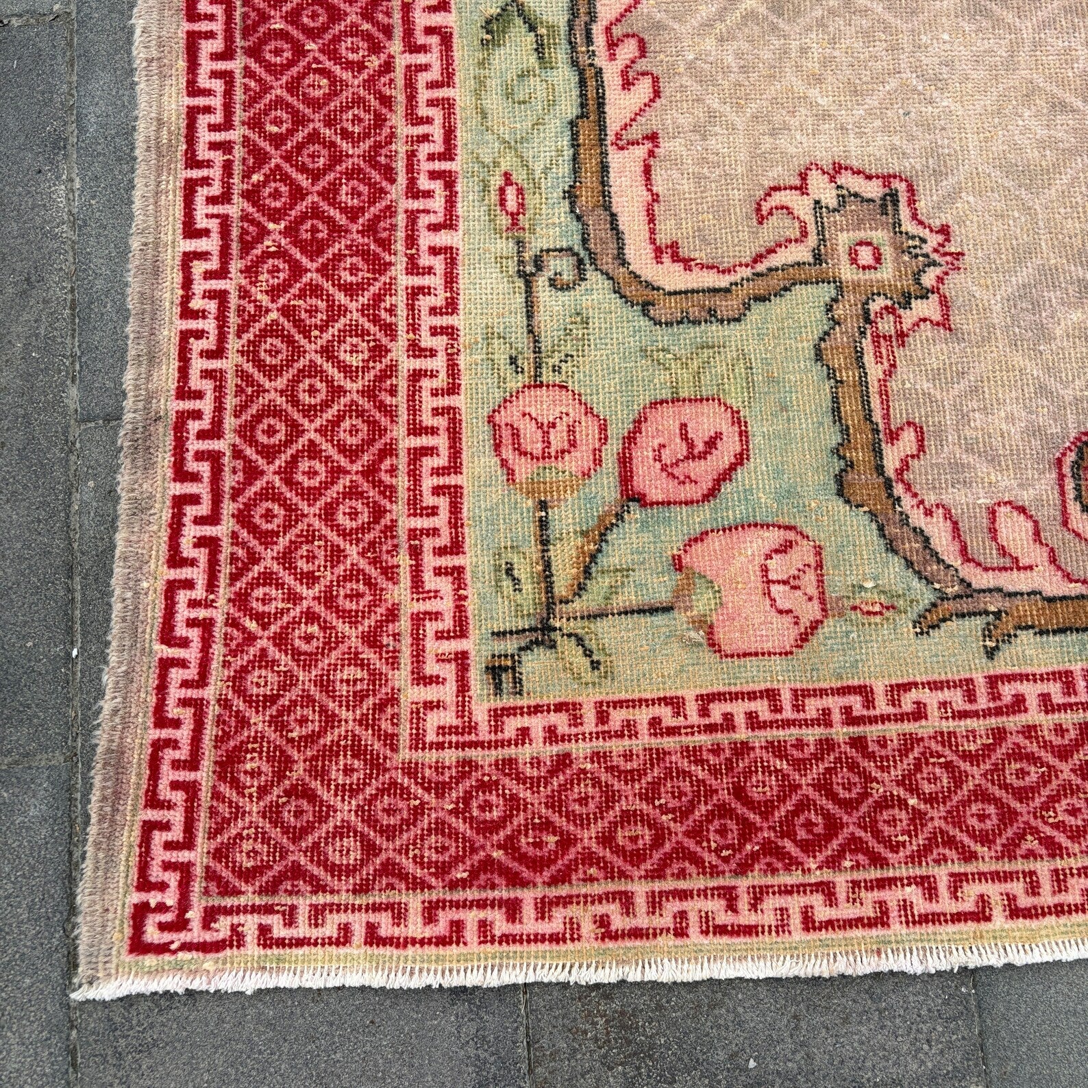 XL Vintage Turkish Accent Area Rug 5.9 x 9.7 ft