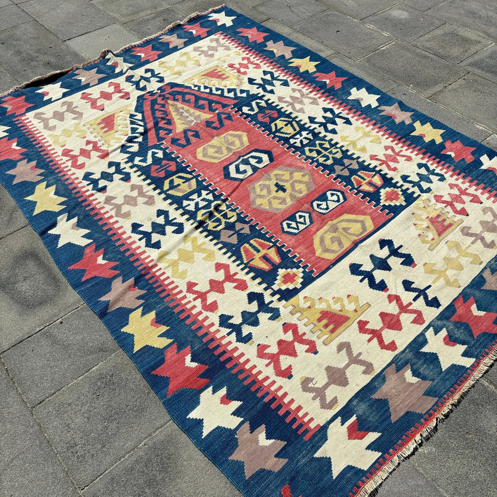 Vintage Turkish Accent Area rug 4.8 x 6.5 ft