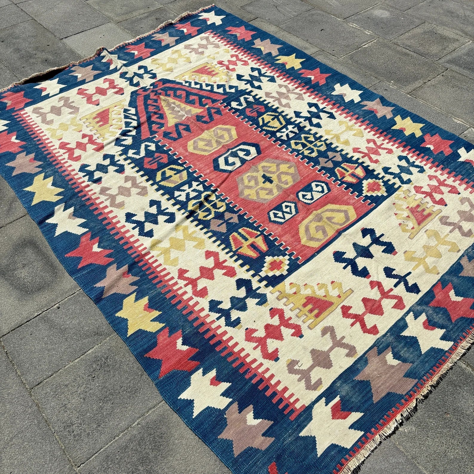 Vintage Turkish Accent Area rug 4.8 x 6.5 ft