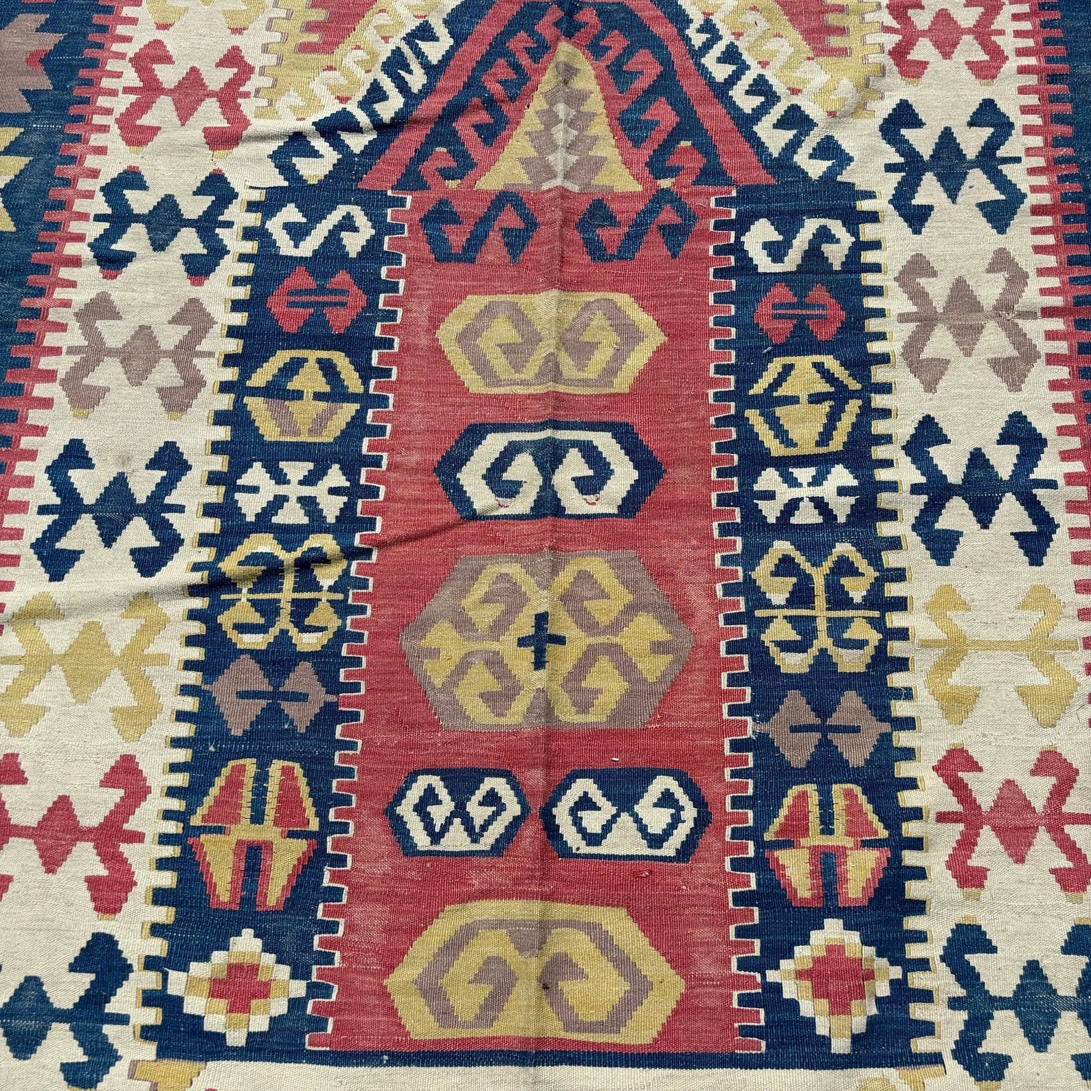 Vintage Turkish Accent Area rug 4.8 x 6.5 ft