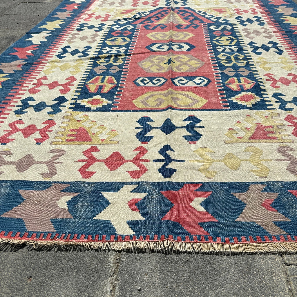 Vintage Turkish Accent Area rug 4.8 x 6.5 ft