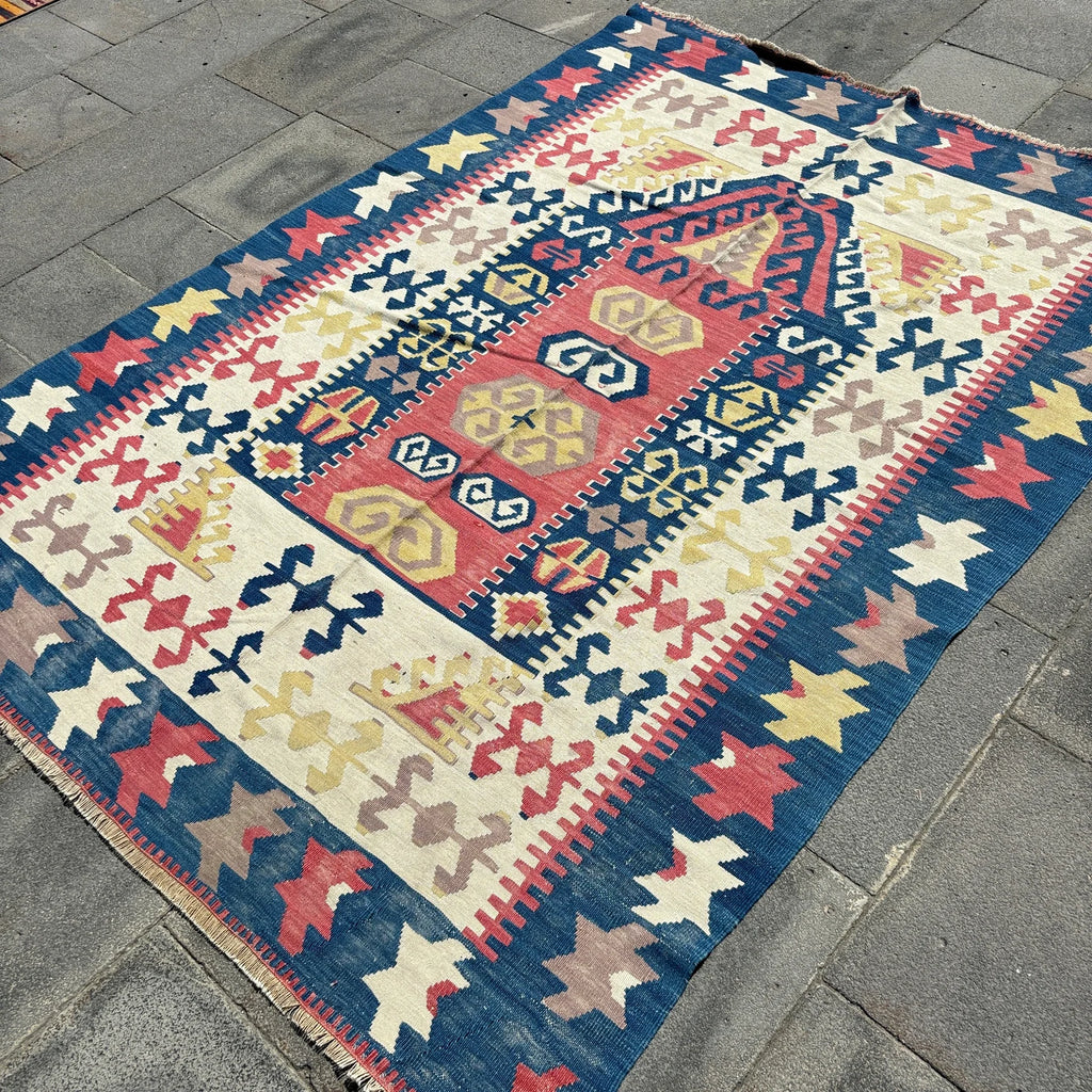 Vintage Turkish Accent Area rug 4.8 x 6.5 ft