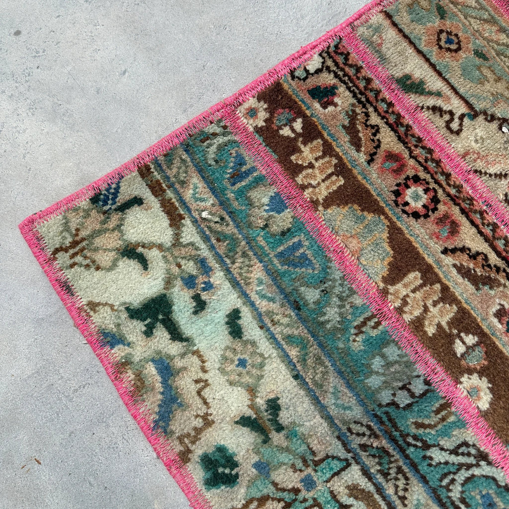 Vintage Turkish Accent Area rug 2.6 x 5.7 ft