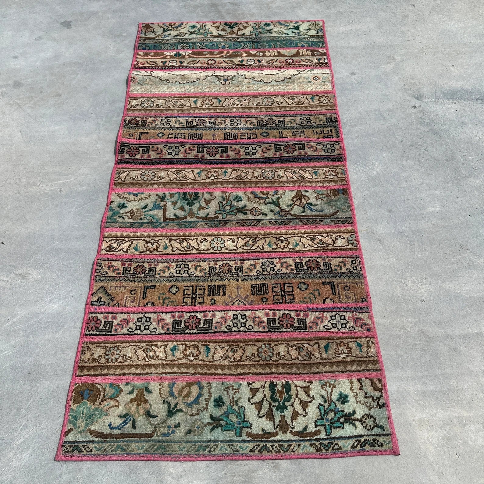 Vintage Turkish Accent Area rug 2.6 x 5.7 ft