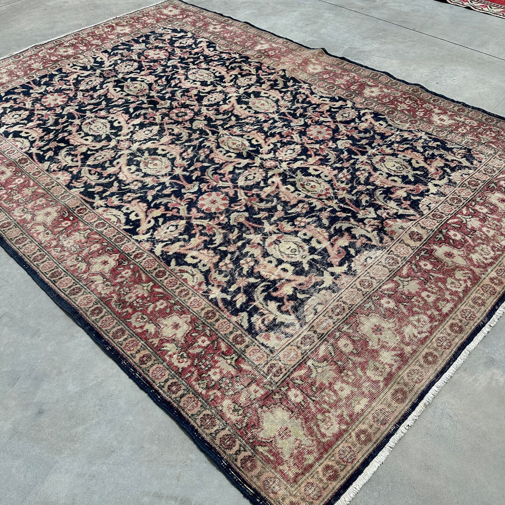 XL Vintage Turkish Accent Area Rug 6.8 x 9.5 ft