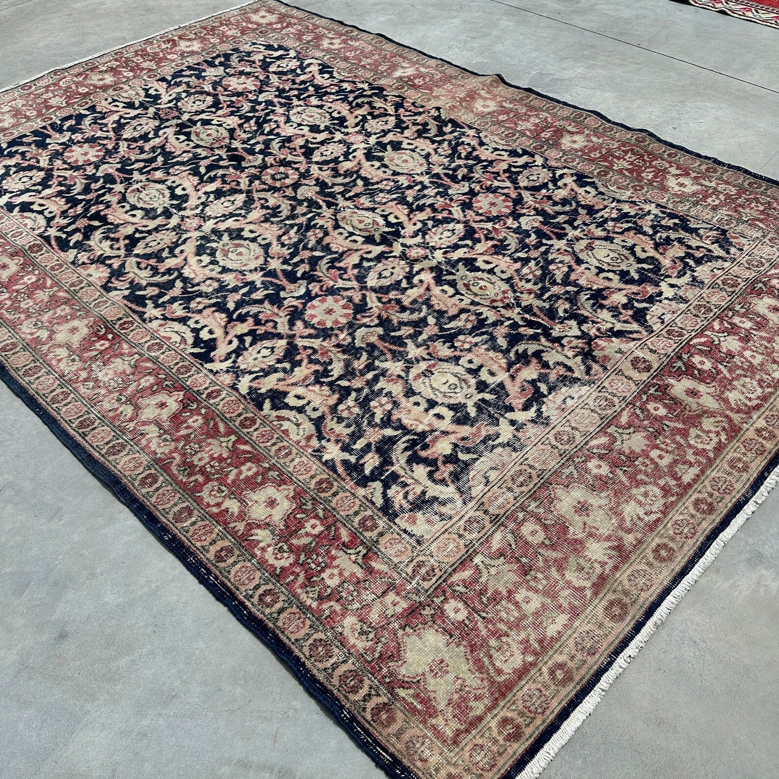 XL Vintage Turkish Accent Area Rug 6.8 x 9.5 ft